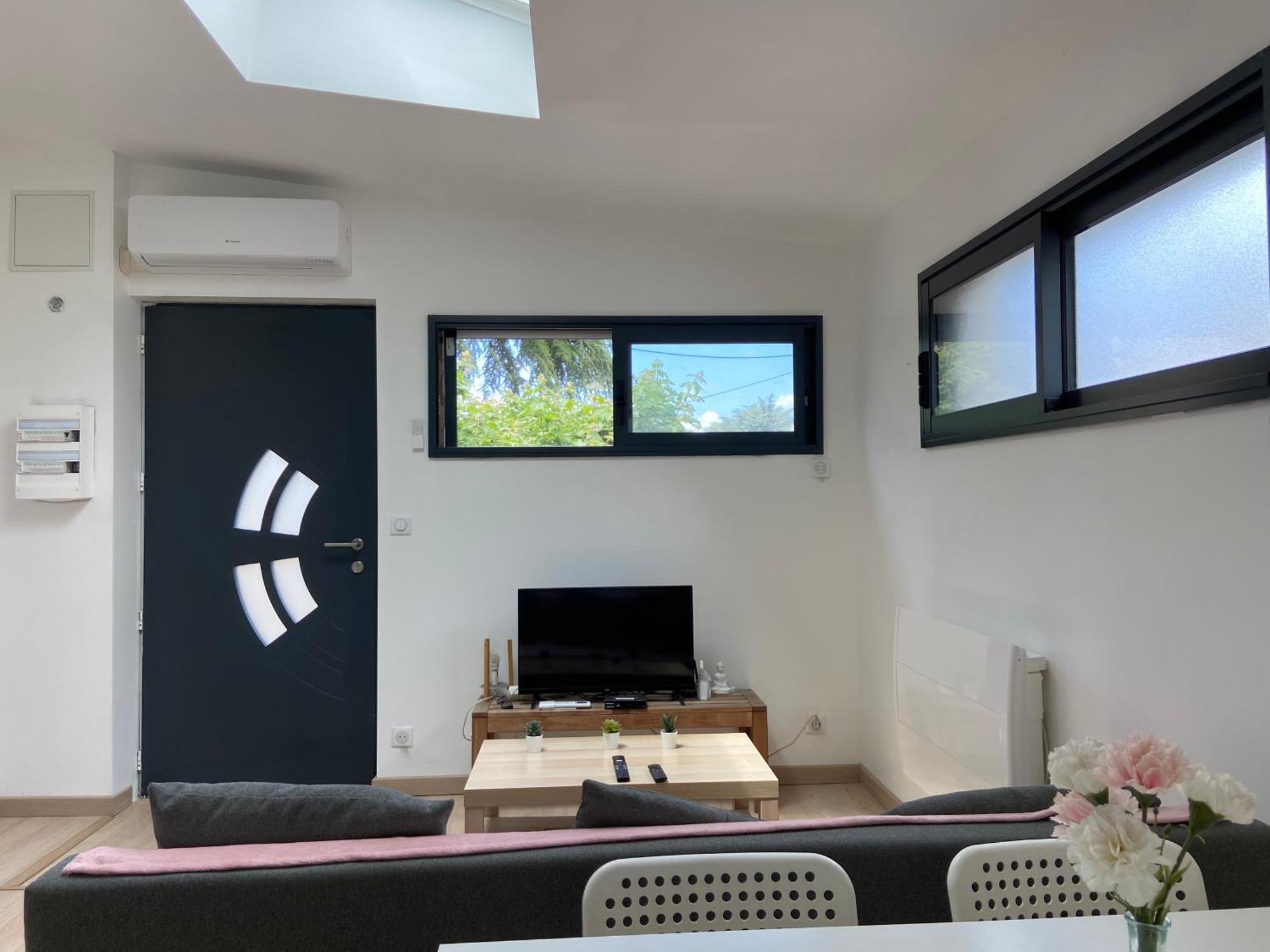 Appartement Paisible Proche Centre Ville Bron Exterior foto